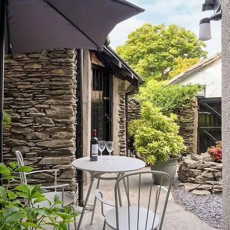 Ferienwohnung The Court Yard Bowness-on-Windermere Exterior foto